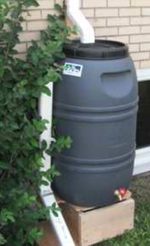 Installer un baril ou une citerne pour recueillir l'eau de pluie